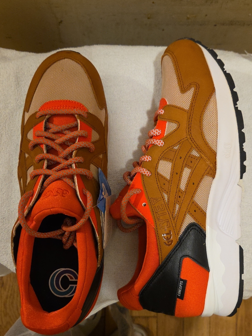 Asics Gel LYTE V  Men’s Coral  and TAN Concepts Mix And MATCH  Athletic Sneakers